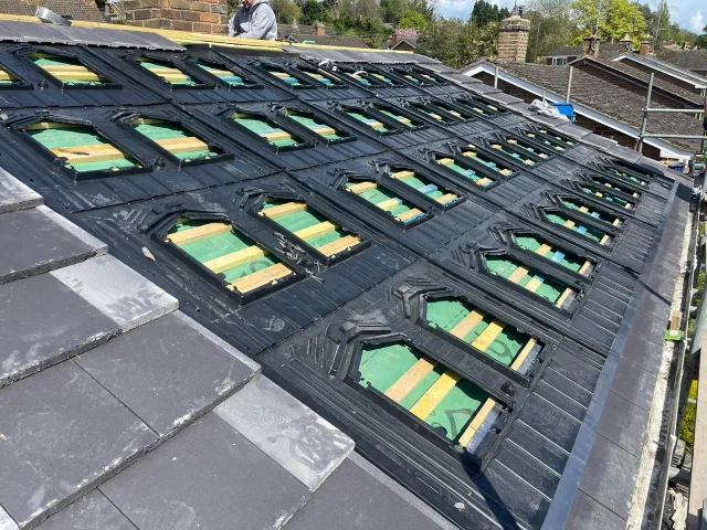 ⚡️New in-roof installation ⚠️ WIP

#solarenergyuk #solarpanels #inroofsolar