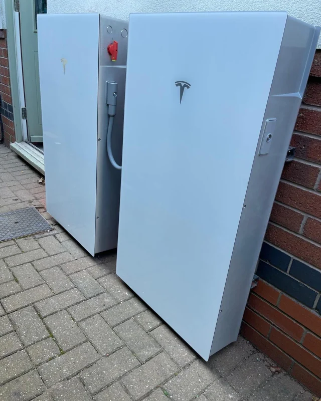 ⚡️Fridays Installation

@teslaenergy Powerwall 3 Expansion Pack fitted to one of our existing installations. They have doubled their storage from 13.5Kw to 27kw of usable storage. 100% of that storage can be used unlike some alternative options 🔋 

#teslapowerwall3 #friday